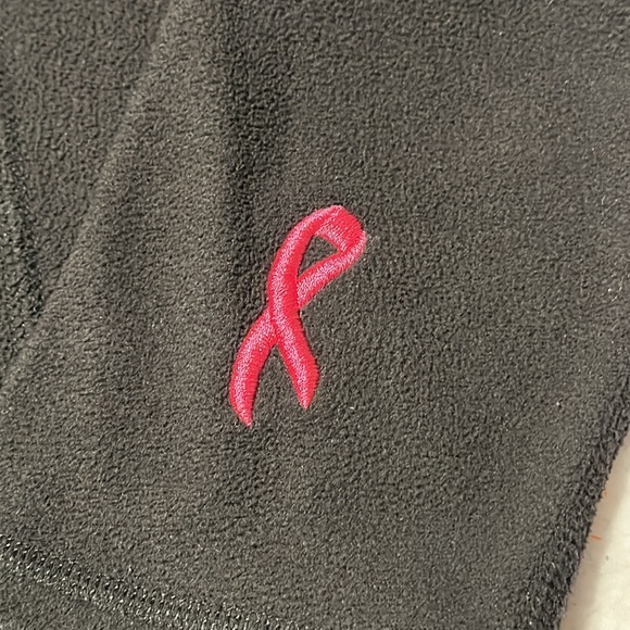 The North Face Black Fleece 1/4 Zip with Breast Cancer Pink Ribbon, EUC, Size M - Picture 5 of 10